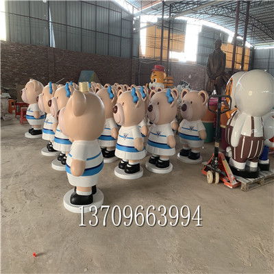 大型玻璃钢雕塑厂定制商场开业卡通熊猫雕塑——动漫设计与现代工艺的完美融合
